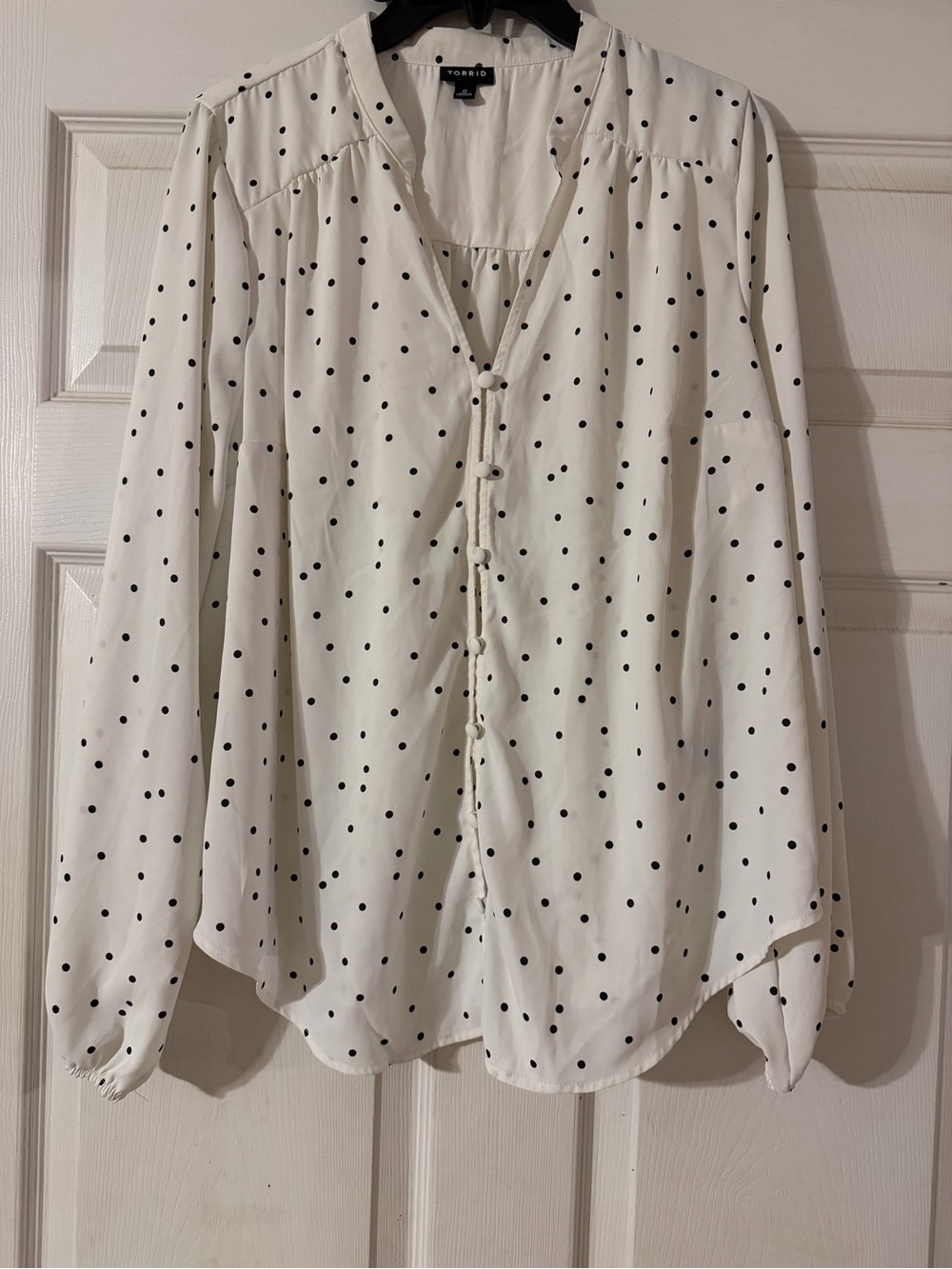 torrid White Button-Down Blouse with Black Polka Dots